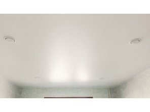 Монтаж потолка в спальне 10 м2 с использованием пленки VIPCEILING серии MONLANGE S9020 (3.50)