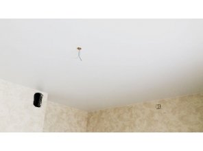 Монтаж потолка на кухне 10 м2 с использованием пленки VIPCEILING серии MONLANGE S7020 (3.50)