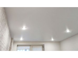 Монтаж потолка на кухне 10 м2 с использованием пленки VIPCEILING серии MONLANGE M9001 (3.25)