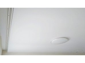 Бесшовный сатиновый натяжной потолок на кухню 20,2 м2