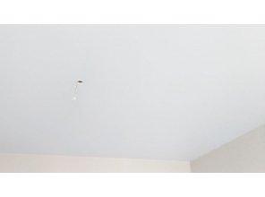 Бесшовный матовый натяжной потолок на кухню 10,9 м2