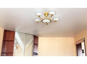 Бесшовный матовый натяжной потолок в гостиную 23,5 м2