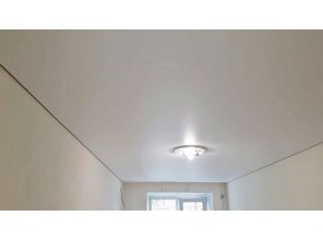 Бесшовный матовый натяжной потолок в спальню 12,6 м2