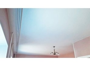 Бесшовный матовый натяжной потолок в квартиру 20,7 м2