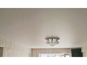 Бесшовный матовый натяжной потолок для зала 16,5 м2