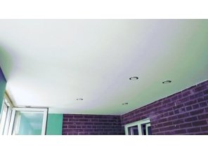 Бесшовный матовый натяжной потолок в квартиру 13,6 м2
