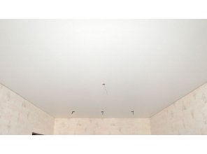 Бесшовный матовый натяжной потолок в детскую 16,9 м2