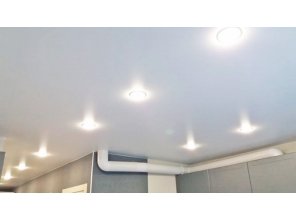 Бесшовный сатиновый натяжной потолок в квартиру 28,2 м2