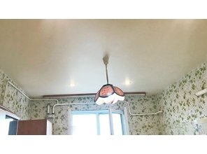 Бесшовный матовый натяжной потолок на кухню 13,1 м2