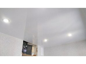 Монтаж потолка на кухне 6 м2 с использованием пленки VIPCEILING серии MONLANGE L9001 (2.15)