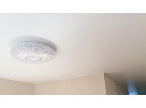 Бесшовный сатиновый натяжной потолок в квартиру 14,2 м2