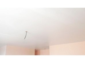 Бесшовный матовый натяжной потолок в квартире 38,7 м2