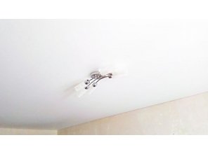 Бесшовный матовый натяжной потолок для зала 19 м2