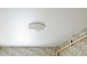 Матовый натяжной потолок на кухне 10,1 м2