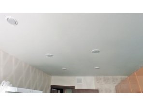 Монтаж потолка на кухне 7 м2 с использованием пленки VIPCEILING серии MONLANGE M9001 (2.15)