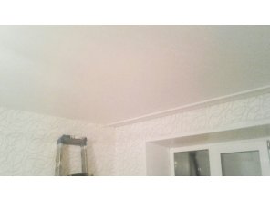 Бесшовный матовый натяжной потолок в гостиную 17,5 м2