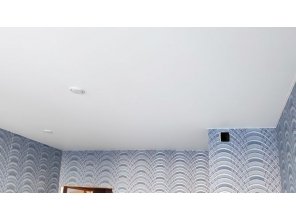 Монтаж потолка на кухне 11 м2 с использованием пленки VIPCEILING серии MONLANGE M9001 (3.25)