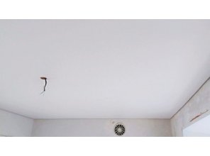 Матовый натяжной потолок на кухне 6,6 м2