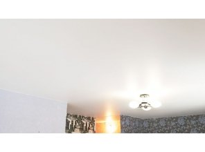 Бесшовный матовый натяжной потолок в квартиру 19,3 м2