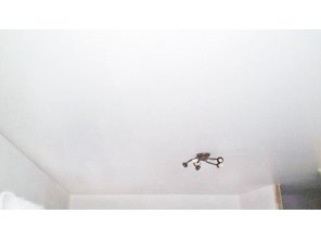 Бесшовный сатиновый натяжной потолок в квартиру 26,5 м2