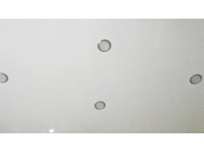 Бесшовный глянцевый натяжной потолок в ванную комнату 4,5 м2