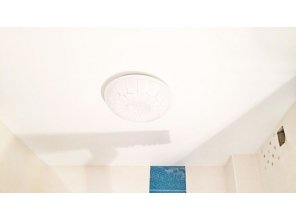 Бесшовный матовый натяжной потолок в ванную 4,6 м2