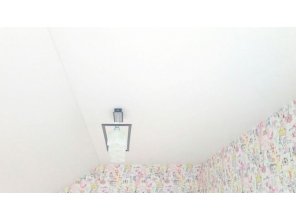 Матовый натяжной потолок в деревянном доме 21,4 м2