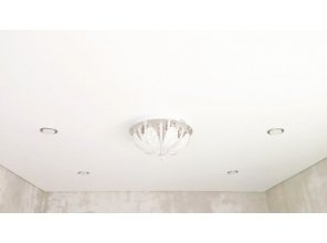 Бесшовный матовый натяжной потолок в спальню 12,4 м2