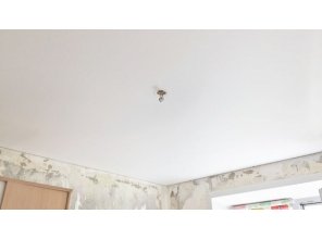 Бесшовный матовый натяжной потолок в детскую 7,6 м2