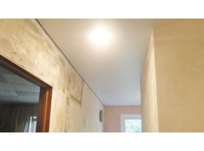 Бесшовный матовый натяжной потолок в квартиру 10,9 м2