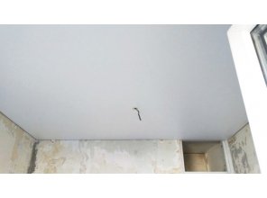 Матовый натяжной потолок на кухне 5,9 м2