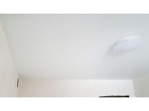 Монтаж потолка в спальне 9 м2 с использованием пленки VIPCEILING серии MONLANGE M9001 (3.25)