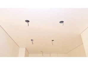 Бесшовный матовый натяжной потолок в коридор 14,4 м2