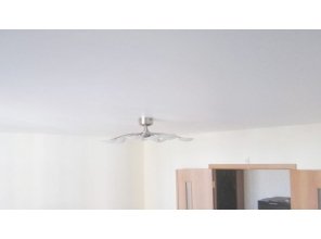 Бесшовный матовый натяжной потолок в гостиную 16,5 м2