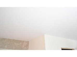 Матовый натяжной потолок в гостиную 19,5 м2