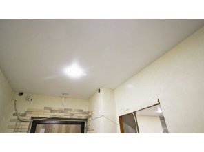 Бесшовный матовый натяжной потолок в коридор 8,2 м2