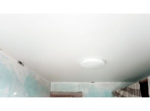 Монтаж потолка в спальне 10 м2 с использованием пленки VIPCEILING серии MONLANGE M9001 (2.60)