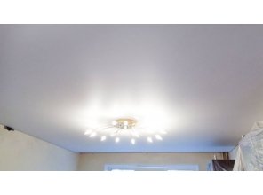 Бесшовный матовый натяжной потолок для зала 18,4 м2