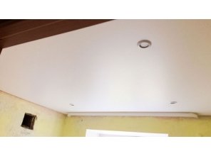 Бесшовный матовый натяжной потолок на кухню 6,6 м2