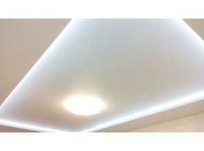 Двухуровневый матовый натяжной потолок в гостиную 17,5 м2