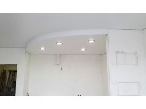 Двухуровневый сатиновый натяжной потолок в квартиру 20 м2