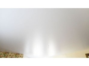 Бесшовный матовый натяжной потолок в гостиную 37,2 м2