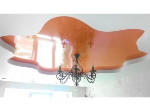 Двухуровневый натяжной потолок в гостиную 16,6 м2