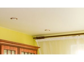 Бесшовный сатиновый натяжной потолок на кухню 14 м2
