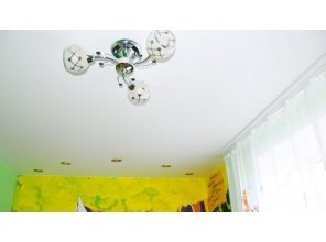 Бесшовный матовый натяжной потолок в детскую 10,9 м2