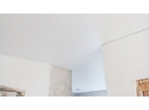 Матовый натяжной потолок в квартиру 20 м2