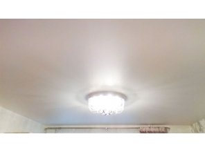 Бесшовный матовый натяжной потолок для зала 15,1 м2