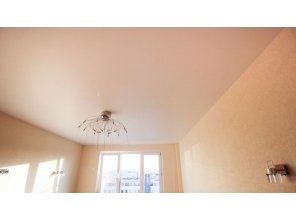 Бесшовный матовый натяжной потолок для зала 18,2 м2