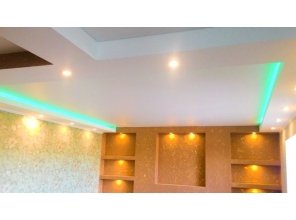 Бесшовный матовый натяжной потолок в спальню 13,1 м2