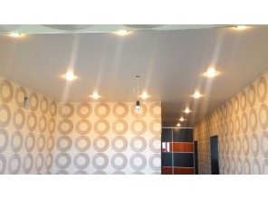 Бесшовный матовый натяжной потолок на кухню 21,2 м2